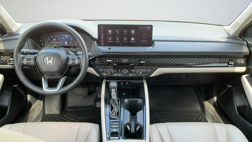 Used 2024 Honda Accord Touring image 7