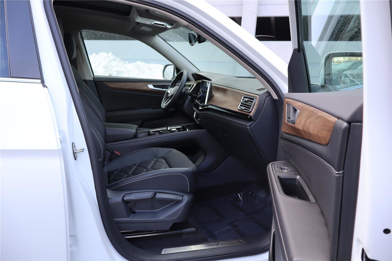 New 2026 Volkswagen Atlas SE image 29