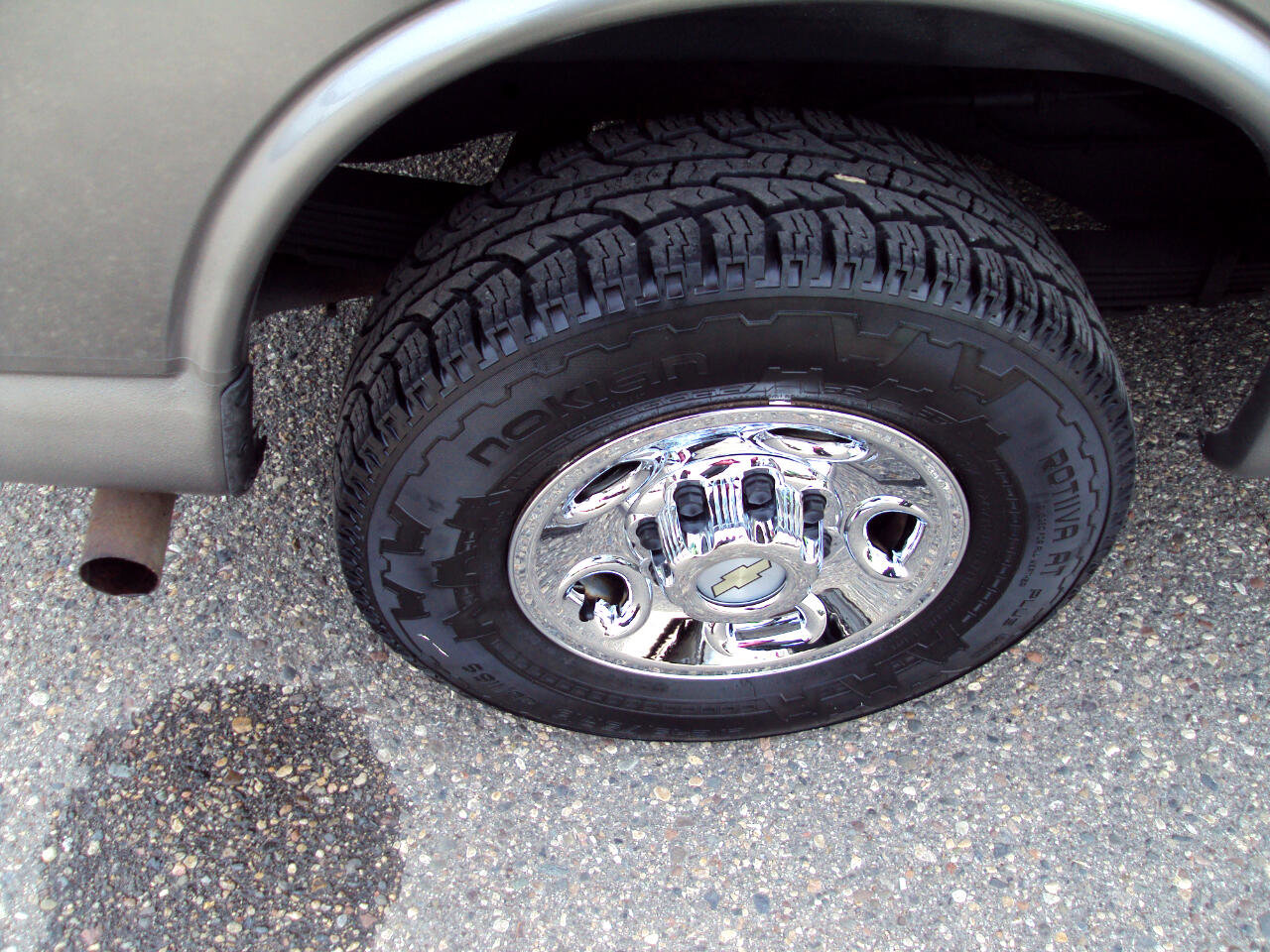 Used 2012 Chevrolet Express 2500 image 30