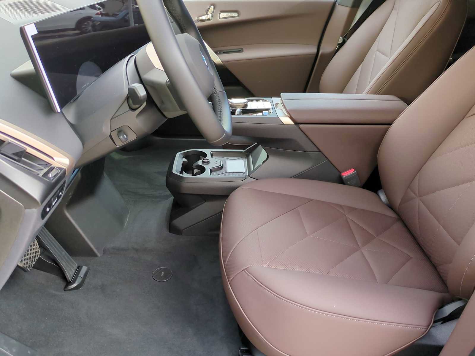 New 2025 BMW iX xDrive50 w/ Premium Package image 16