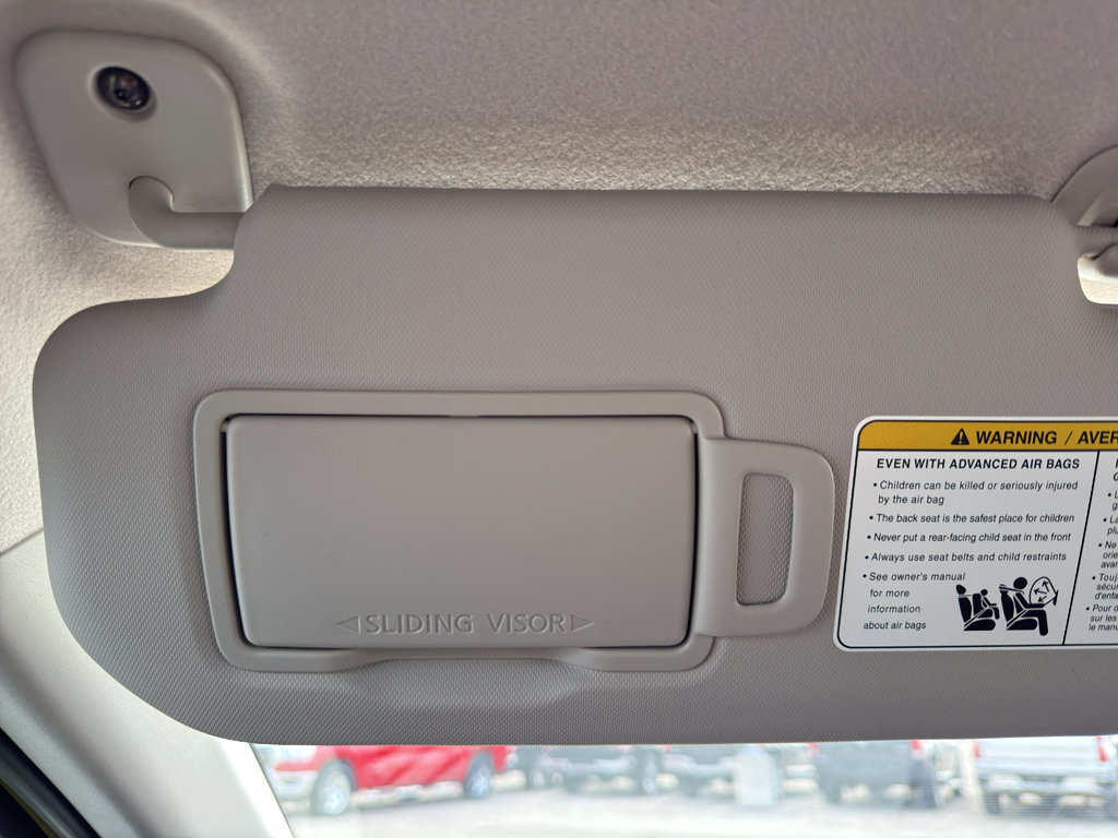 Used 2025 Nissan Kicks SR image 24