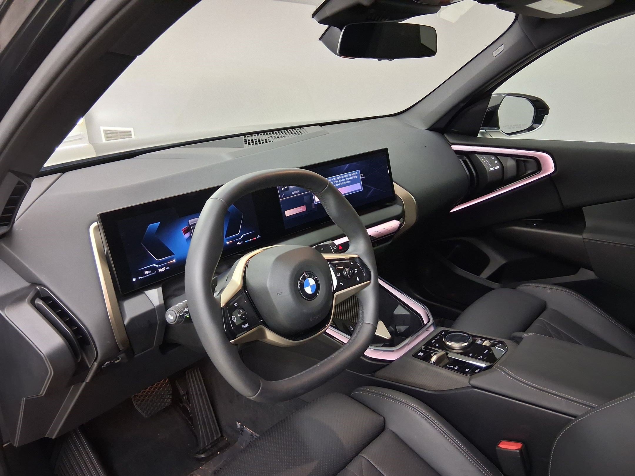 Used 2025 BMW X3 xDrive30i w/ Convenience Package AWD/4WD image 2