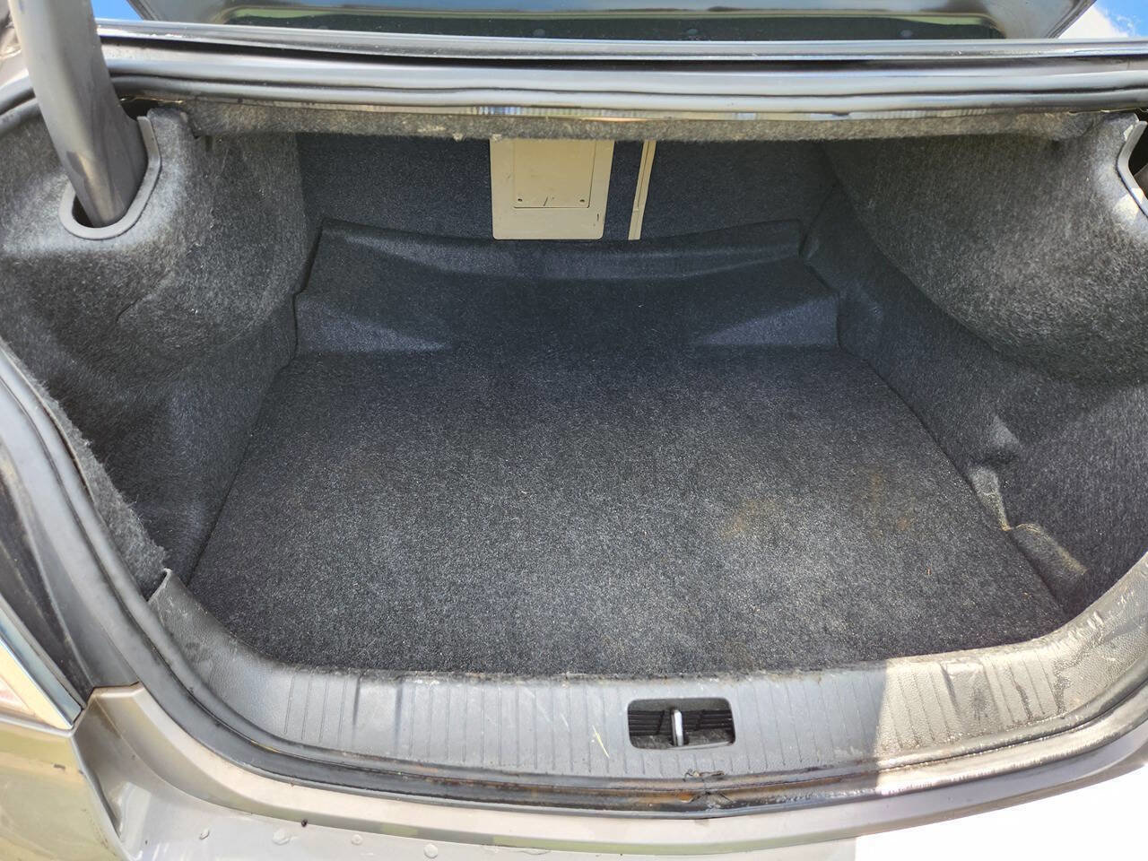 Used 2010 Buick LaCrosse CX FWD image 9