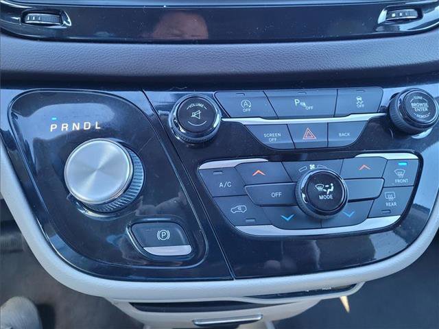 Used 2017 Chrysler Pacifica LX w/ Safetytec Group image 19