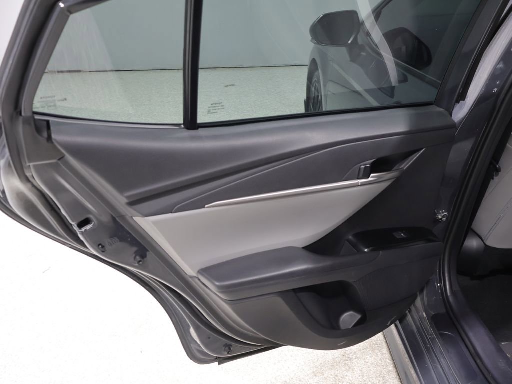 Used 2025 Toyota Camry SE AWD/4WD image 19