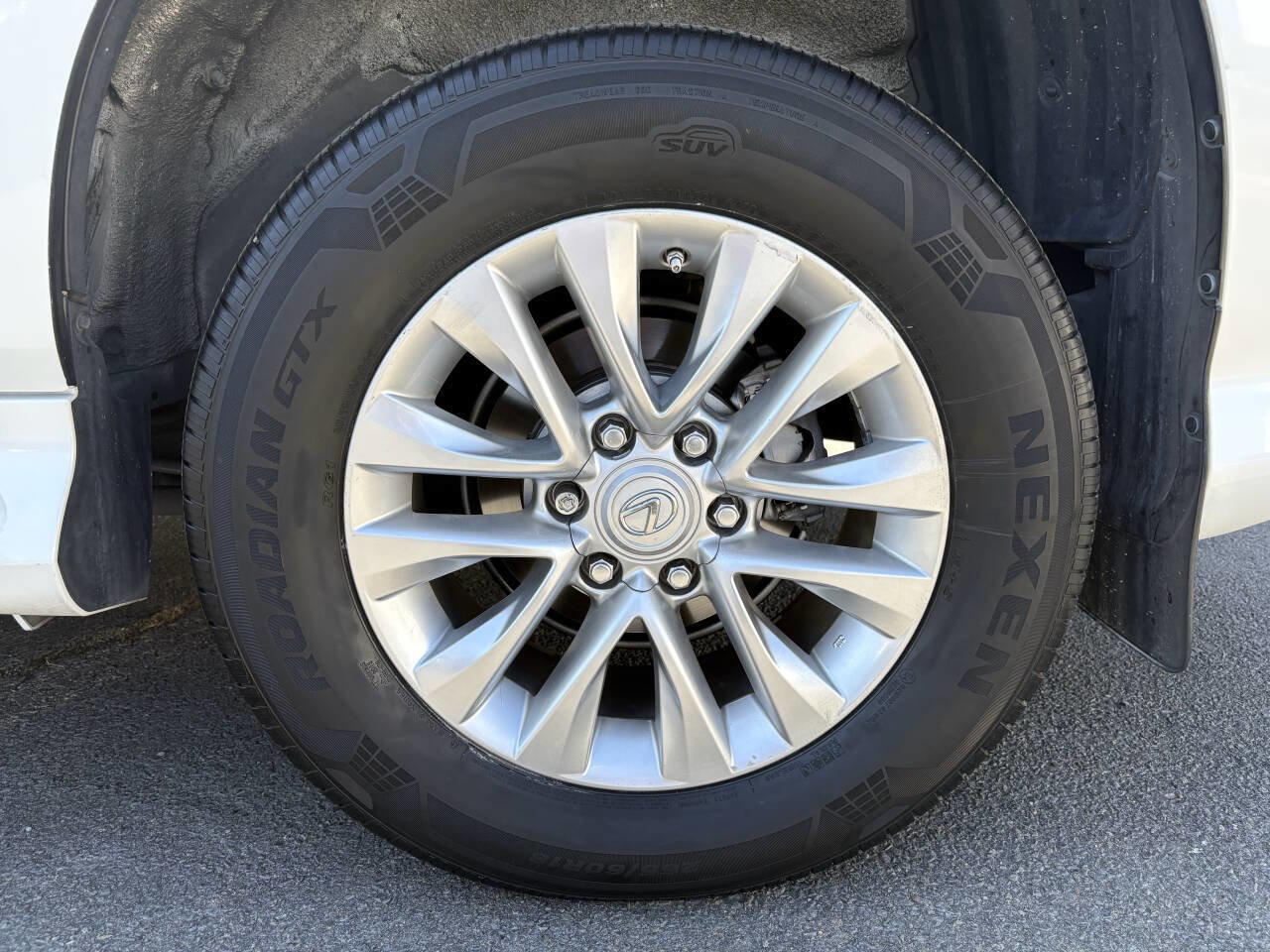 Used 2015 Lexus GX 460 w/ Premium Package image 21