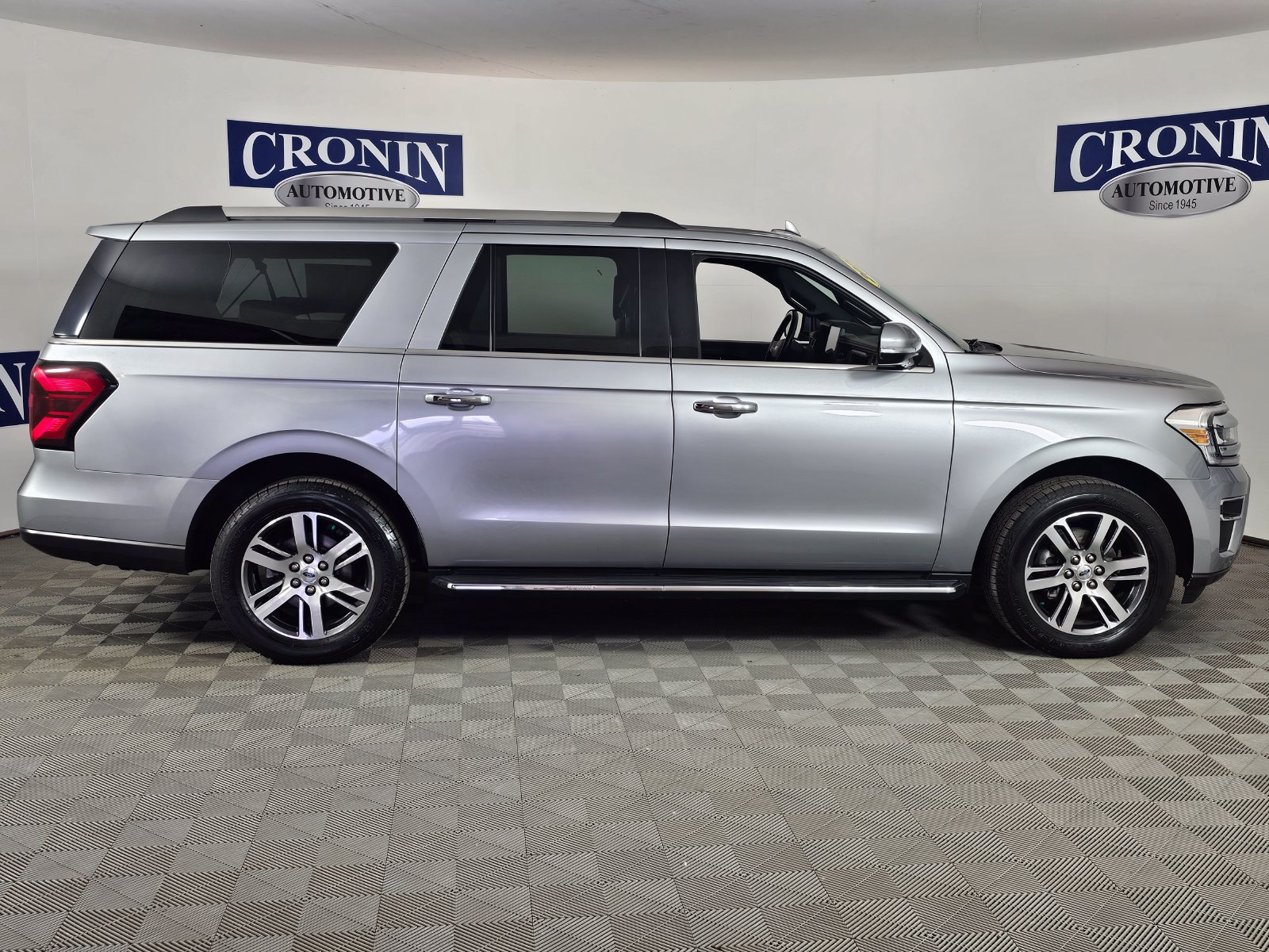 Used 2022 Ford Expedition Max Limited AWD/4WD image 34
