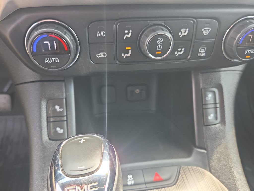 Certified 2019 GMC Acadia SLT AWD/4WD image 23