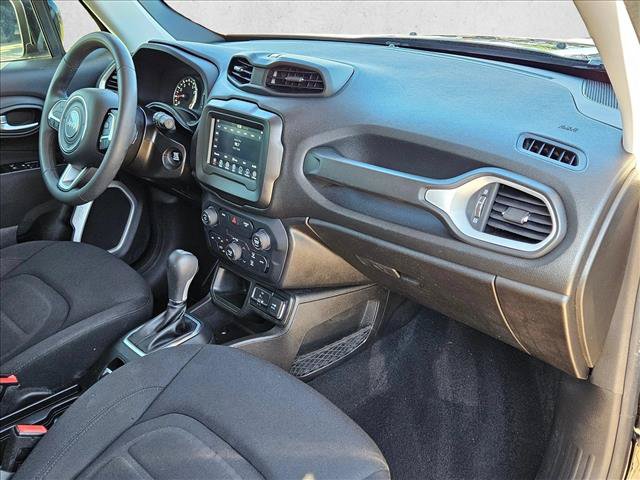 Used 2020 Jeep Renegade Latitude FWD image 21