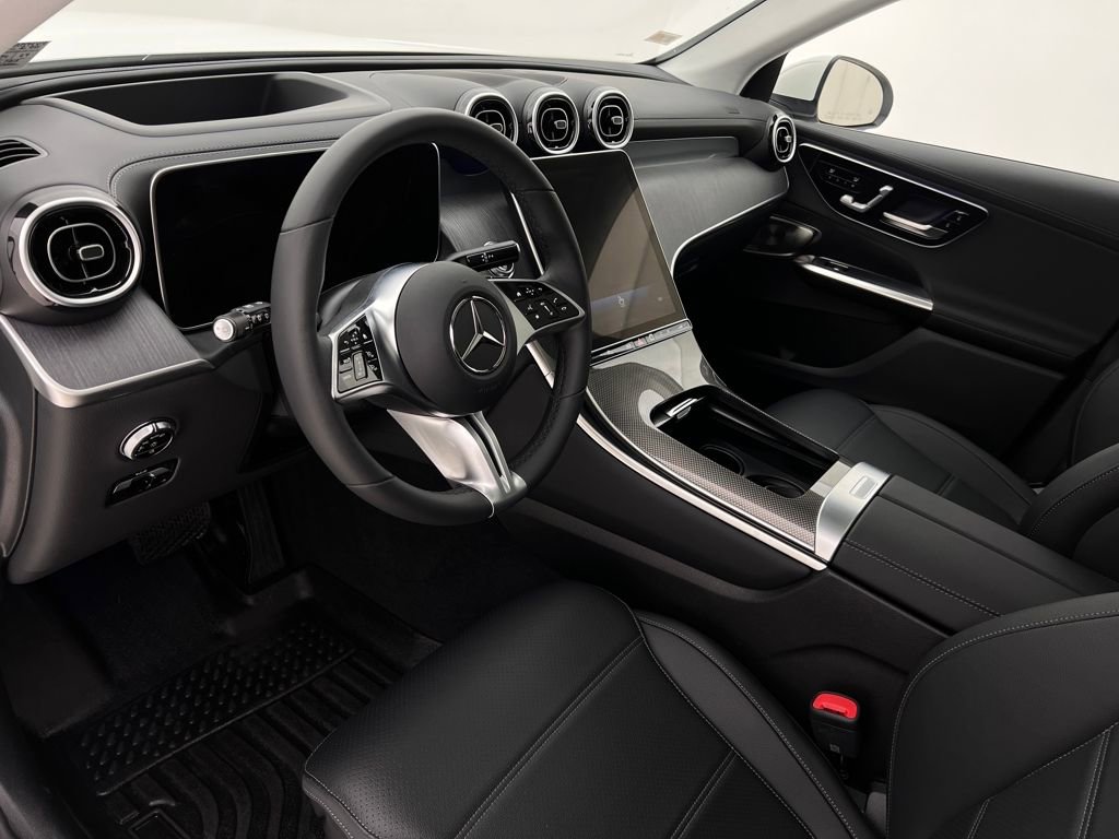 Used 2024 Mercedes-Benz GLC 300 4MATIC image 12