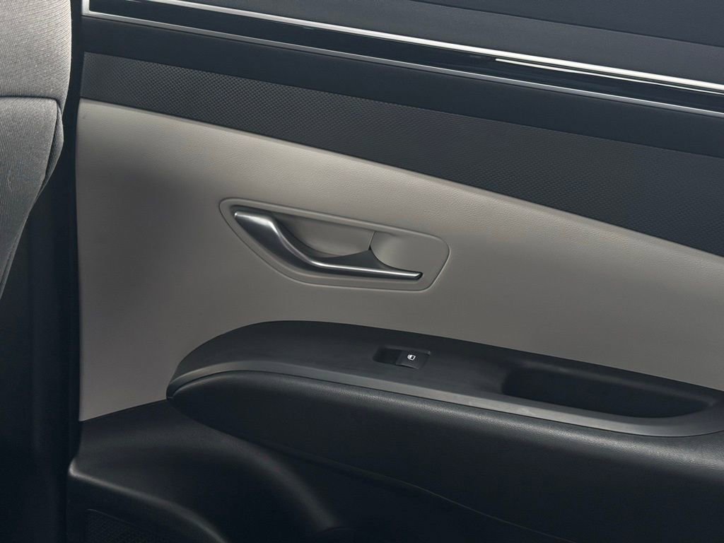 Used 2023 Hyundai Tucson SE image 34