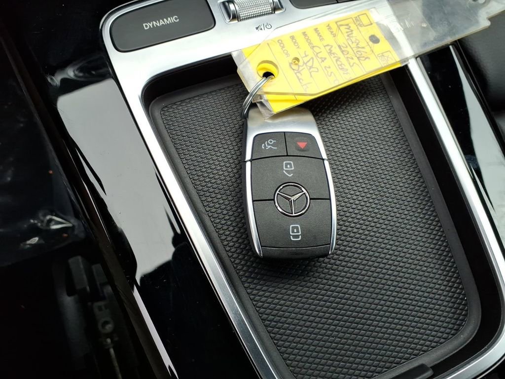 Used 2025 Mercedes-Benz CLA 250 image 29