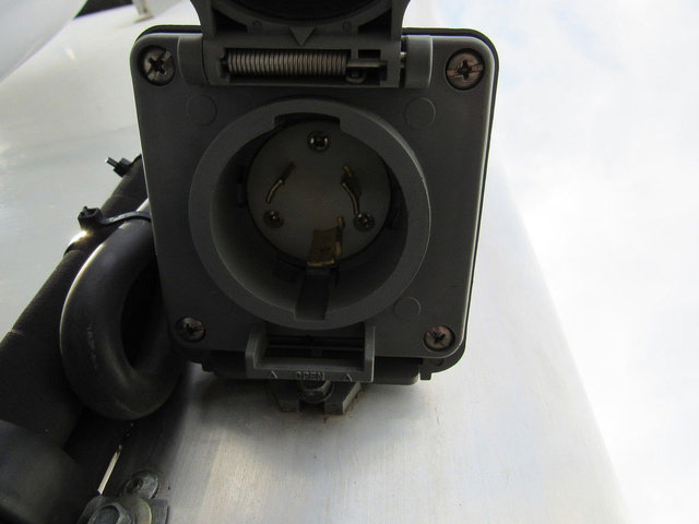 Used 2022 Ford F650 2WD Regular Cab Super Duty image 26