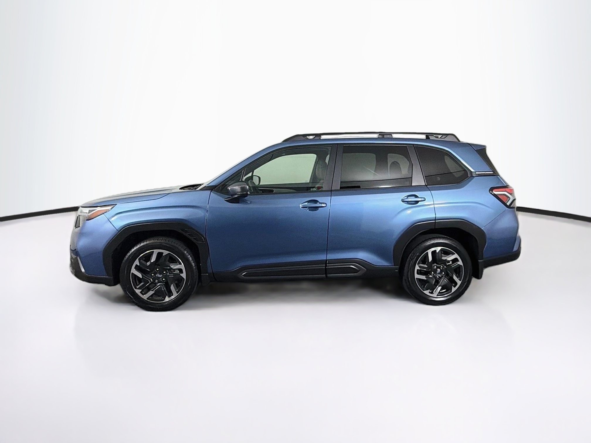 Used 2025 Subaru Forester Limited w/ Popular Package #2 AWD/4WD image 4