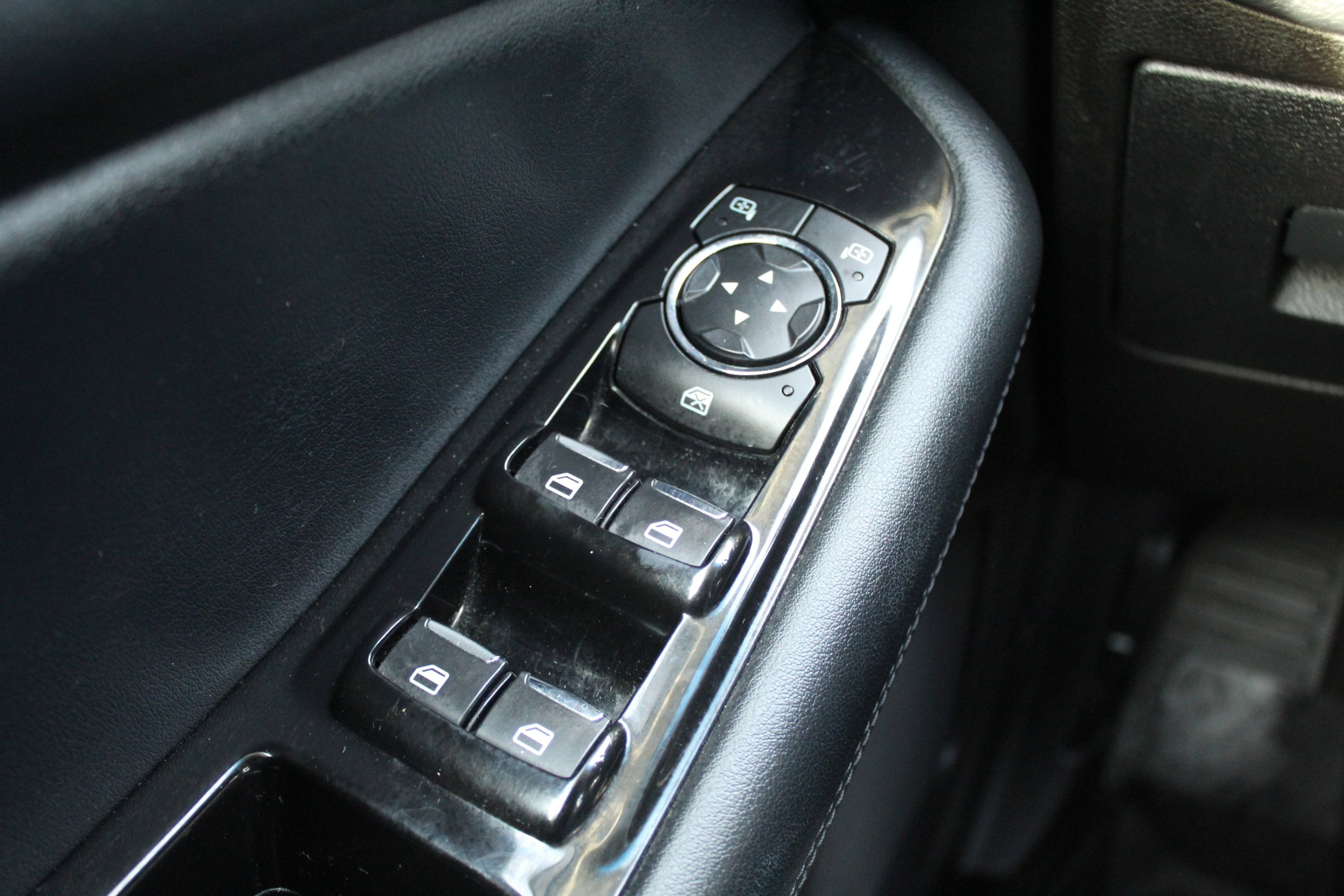 Used 2017 Ford Edge SEL w/ Equipment Group 201A image 27