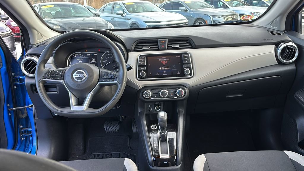 Used 2021 Nissan Versa SV image 12
