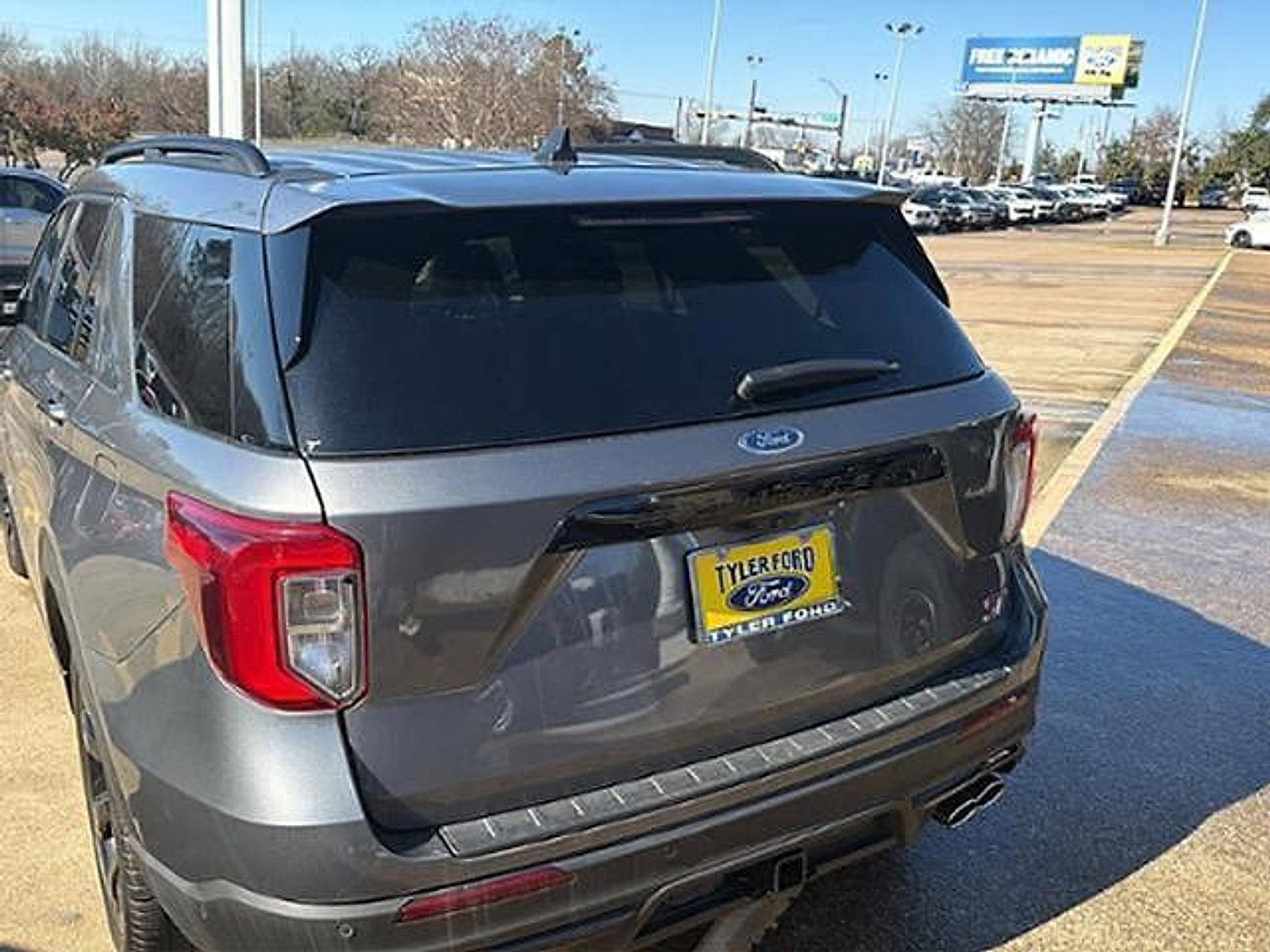 Used 2024 Ford Explorer ST w/ Equipment Group 401A image 7