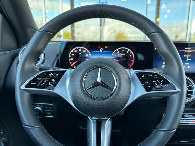 Used 2026 Mercedes-Benz GLB 250 4MATIC image 26