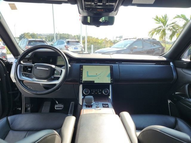 Used 2023 Land Rover Range Rover Long Wheelbase SE image 27