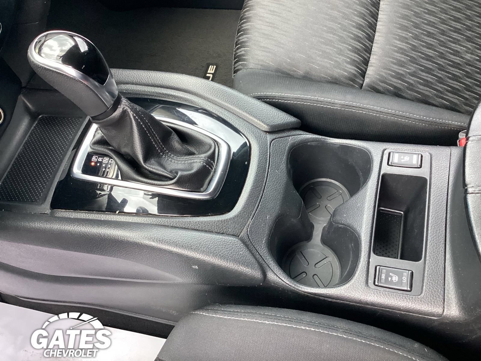 Used 2017 Nissan Rogue SV AWD/4WD image 28
