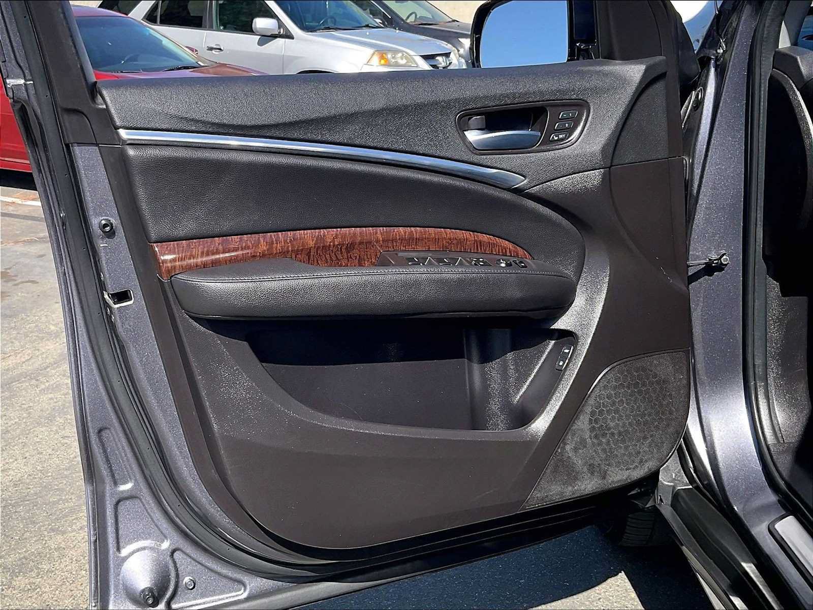 Used 2018 Acura MDX SH-AWD image 25
