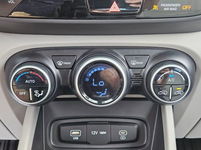 Used 2024 Hyundai Venue SEL FWD image 25