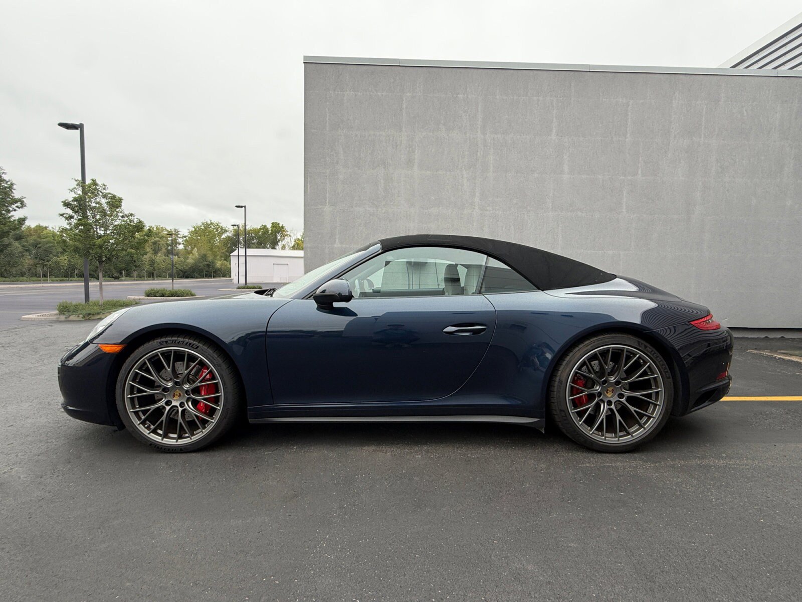 Certified 2019 Porsche 911 Carrera 4S AWD/4WD image 2