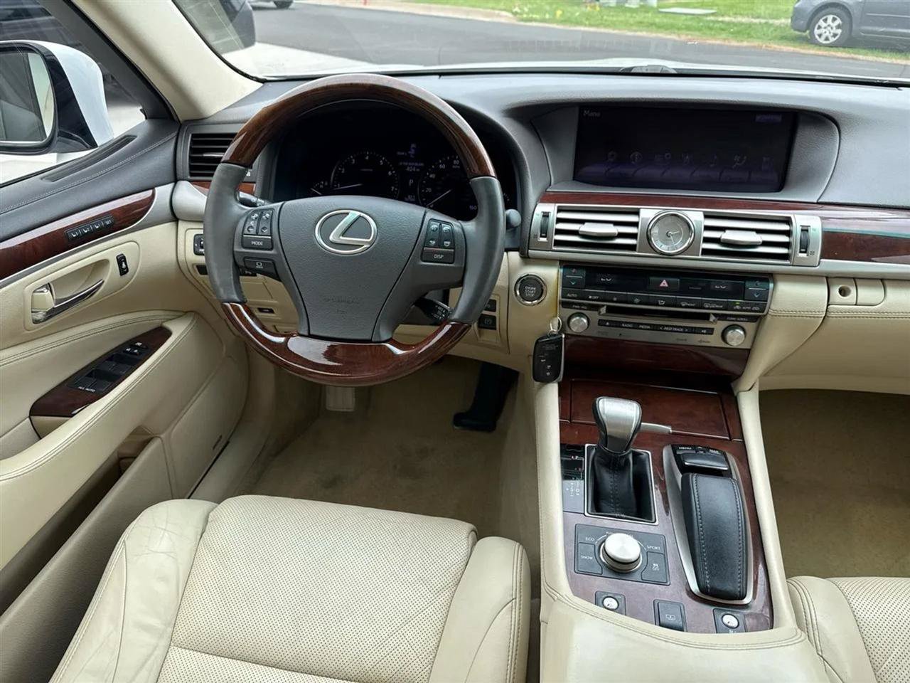 Used 2013 Lexus LS 460 w/ Comfort Pkg RWD image 38