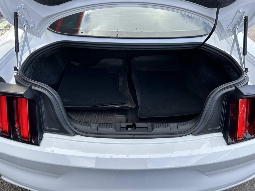 Used 2017 Ford Mustang Coupe image 12