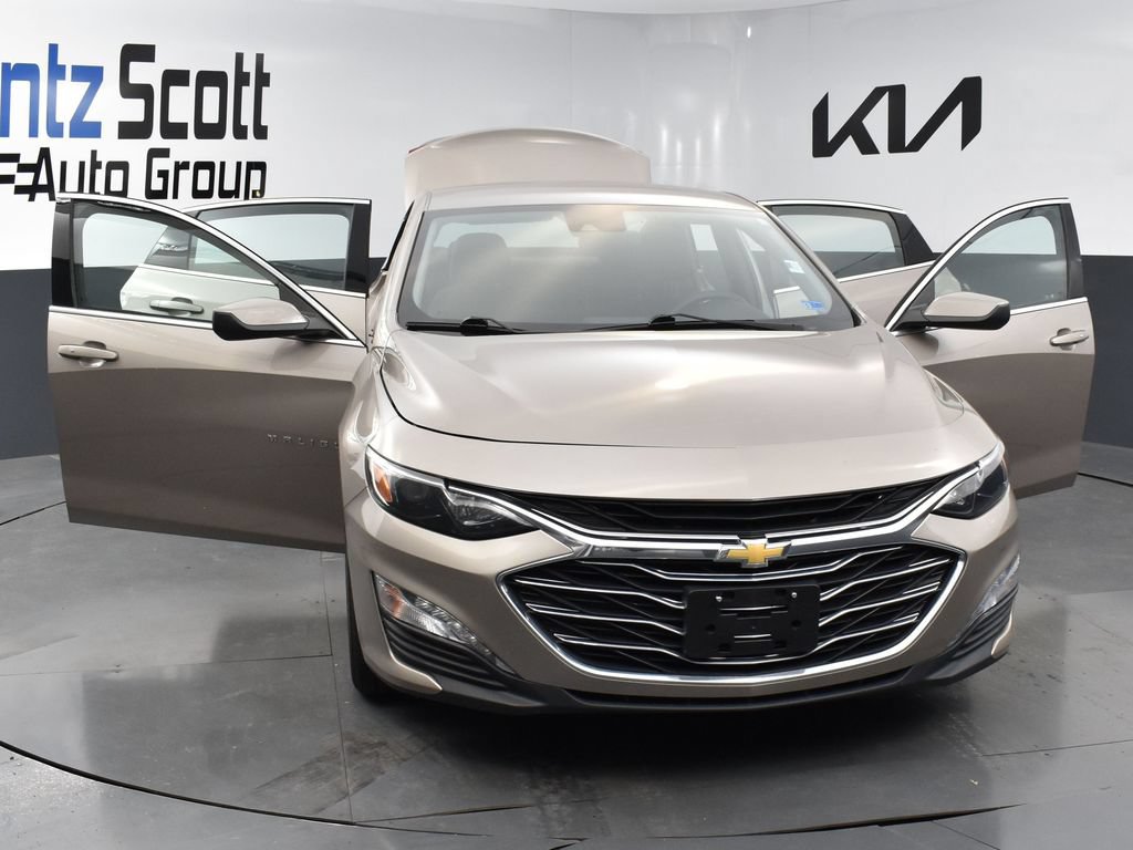 Used 2023 Chevrolet Malibu LT FWD image 25