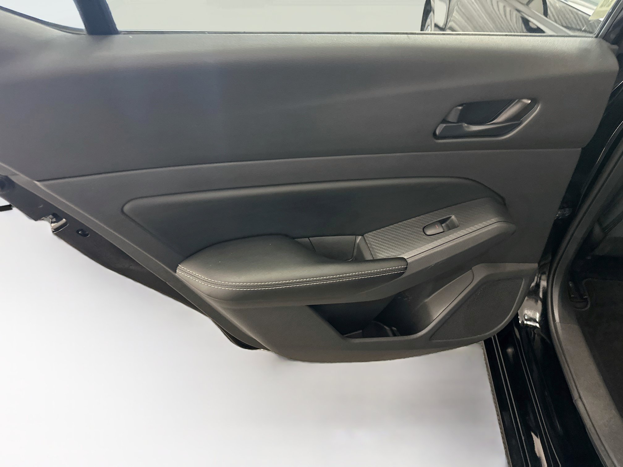 Used 2025 Nissan Altima 2.5 SV FWD image 26