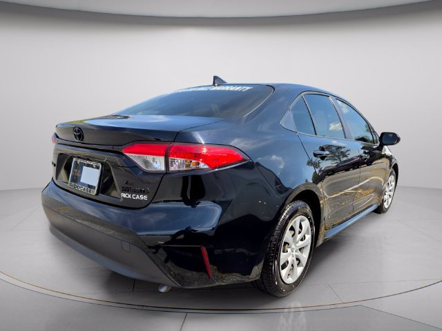 Used 2023 Toyota Corolla LE FWD image 5