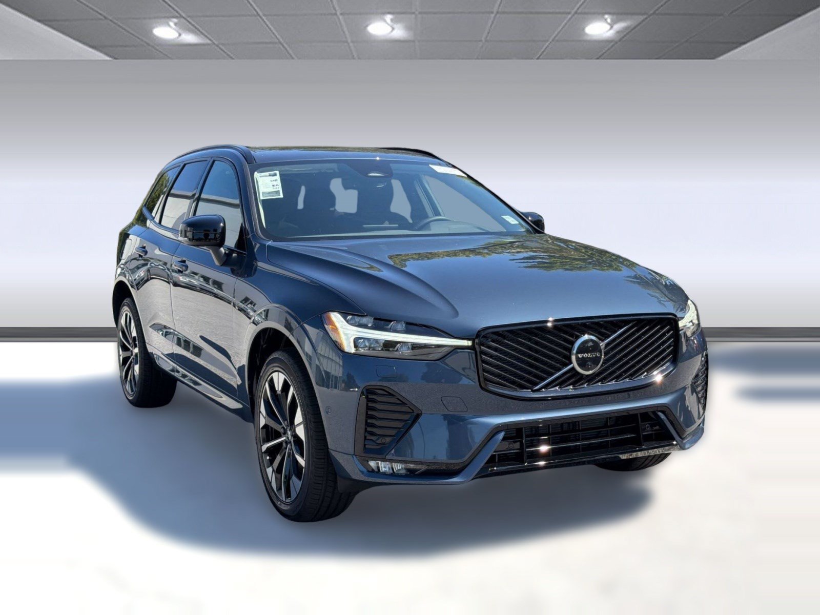 New 2027 Volvo XC60 B5 Plus AWD/4WD image 7