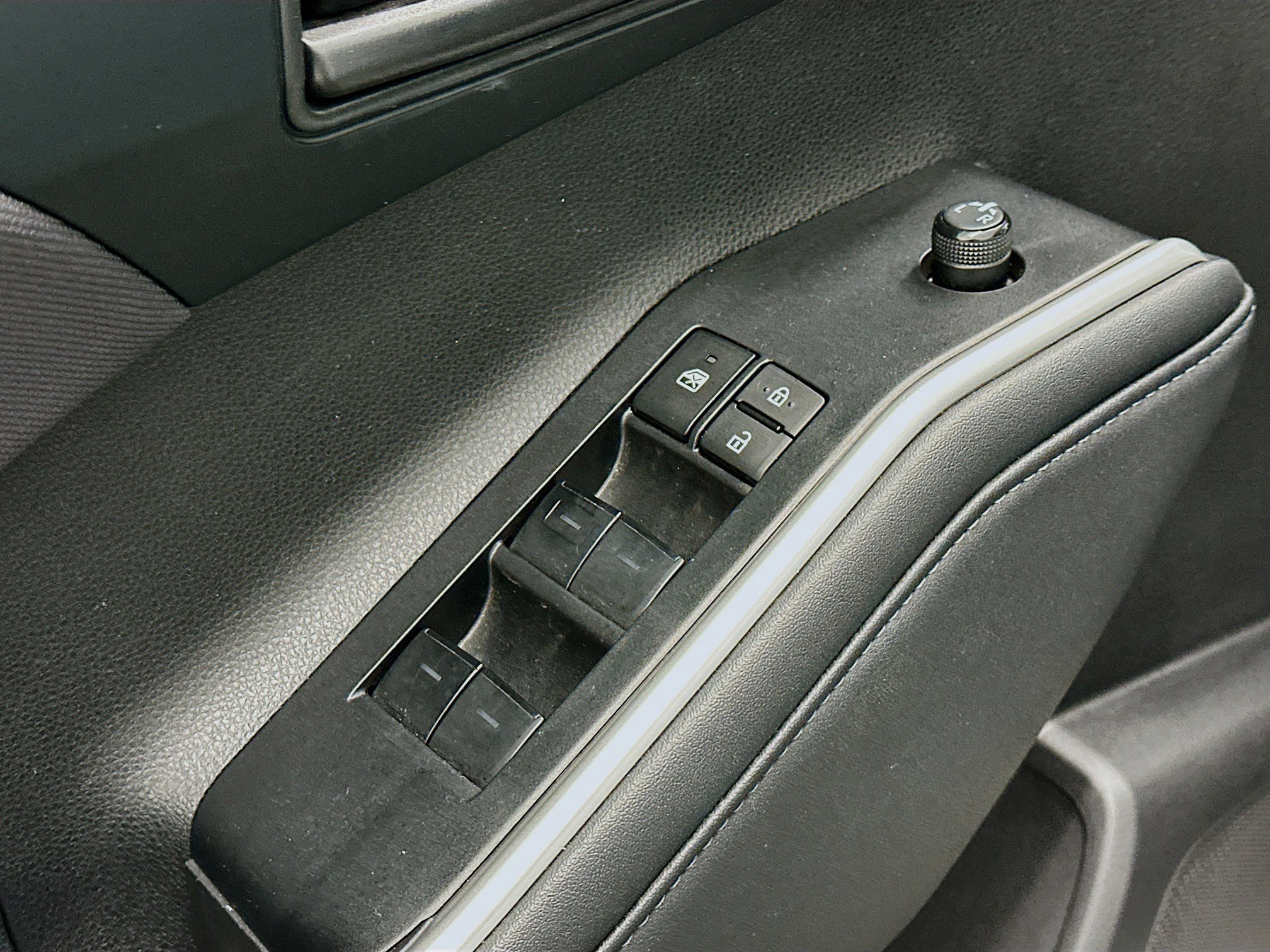 Used 2024 Toyota Highlander LE image 15