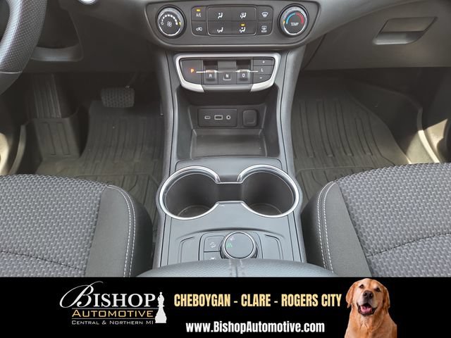 Used 2024 GMC Terrain SLE w/ LPO, Floor Liner Package FWD image 18