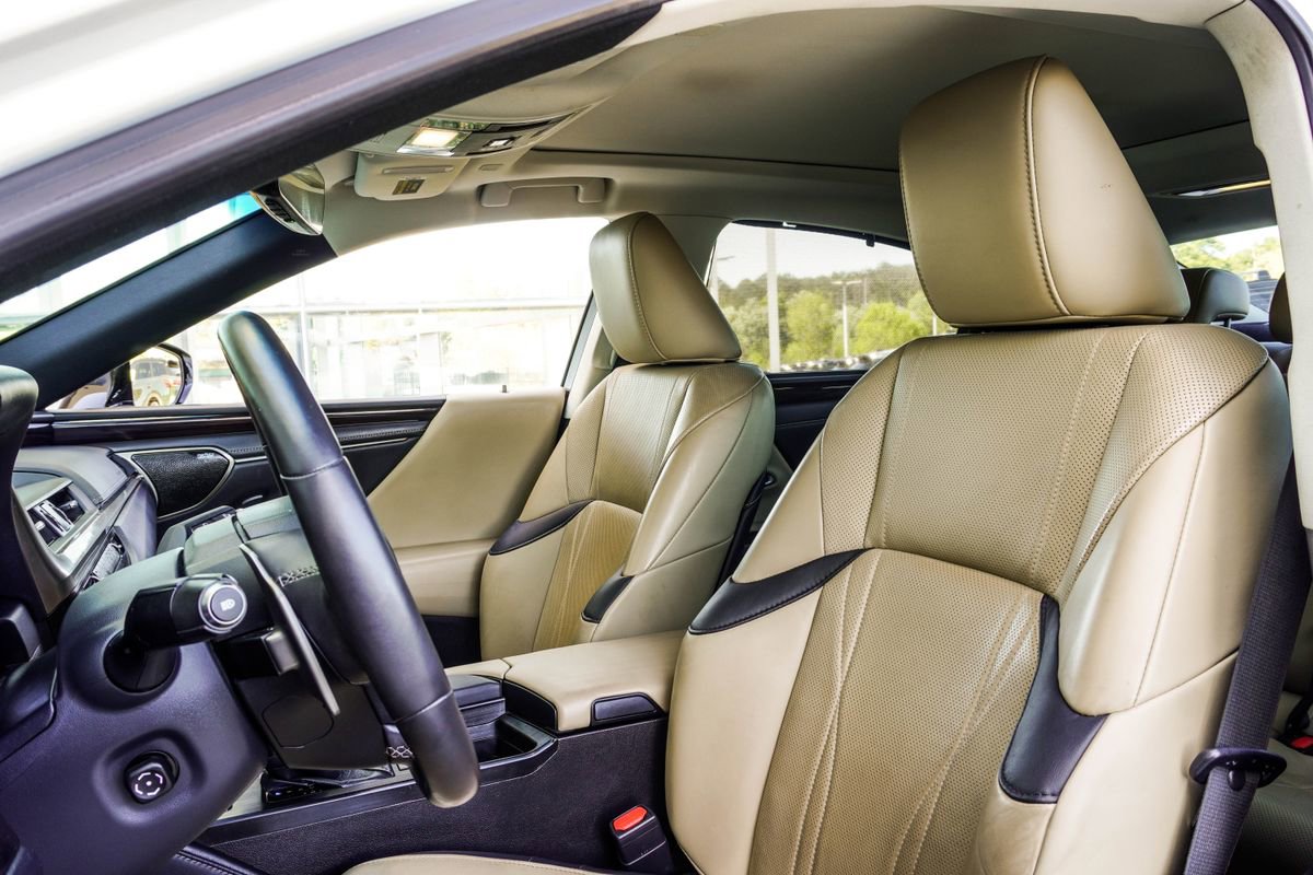Used 2021 Lexus ES 350 Ultra Luxury w/ Accessory Package image 36