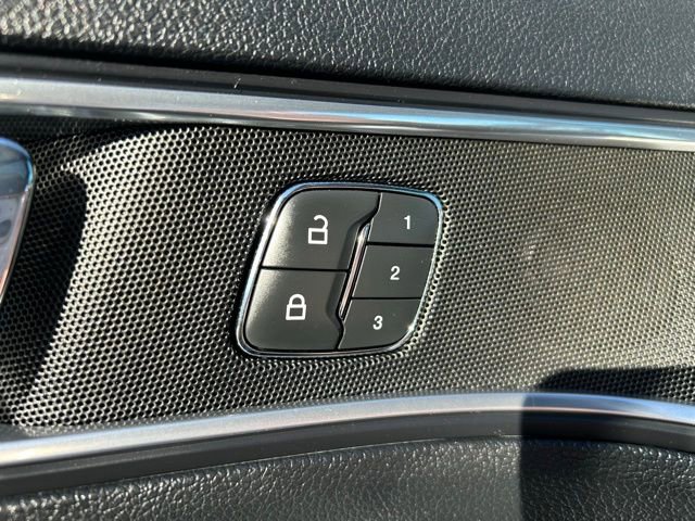 Used 2018 Ford Explorer Sport image 31