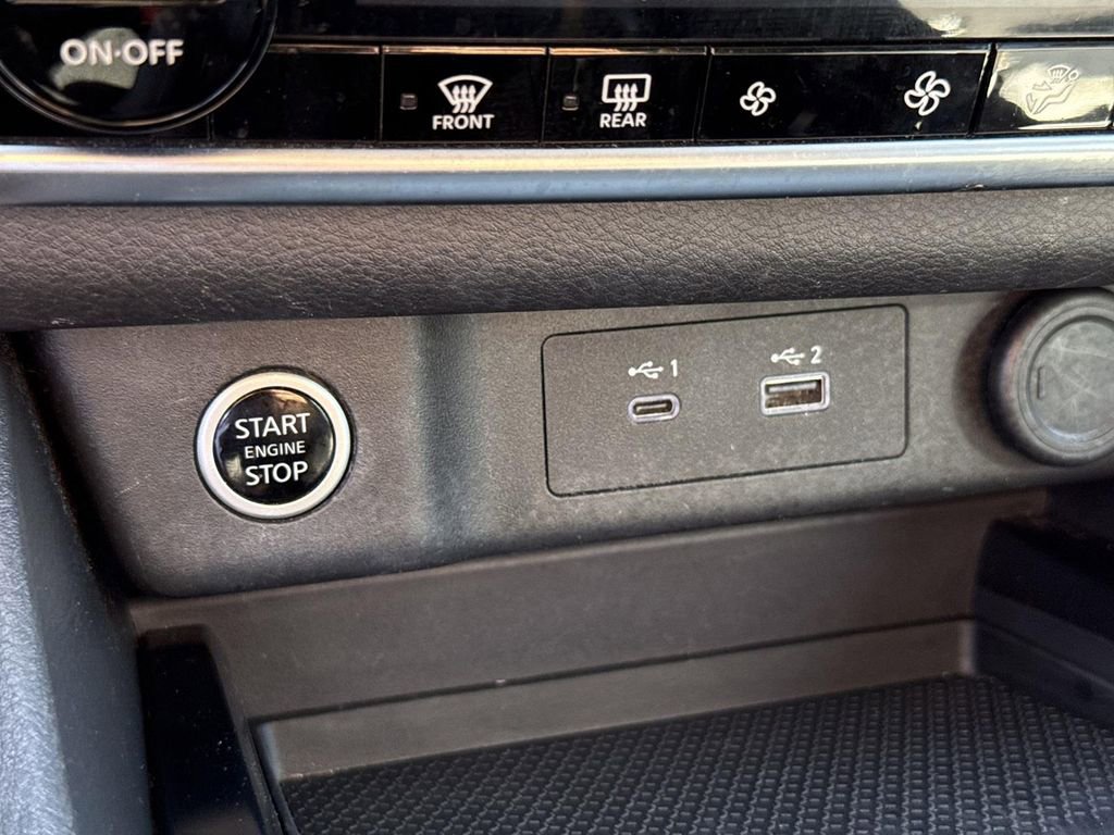 Used 2023 Nissan Rogue SV AWD/4WD image 36