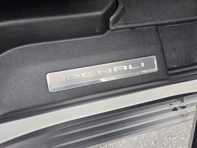 Used 2025 GMC Yukon Denali w/ Sun & Power Step Package AWD/4WD image 30