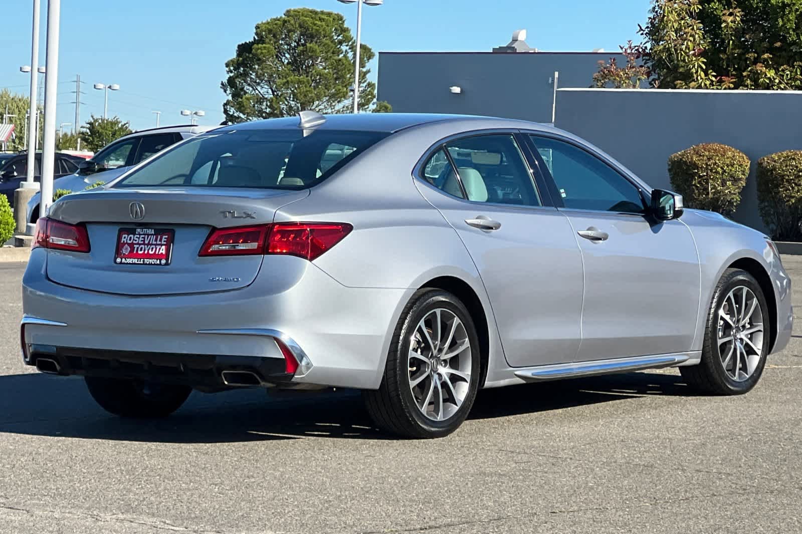 Used 2018 Acura TLX V6 SH-AWD w/ Technology Pkg image 2