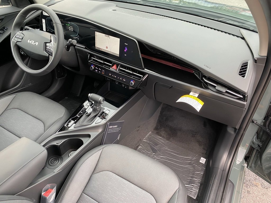 New 2026 Kia Niro SX image 32