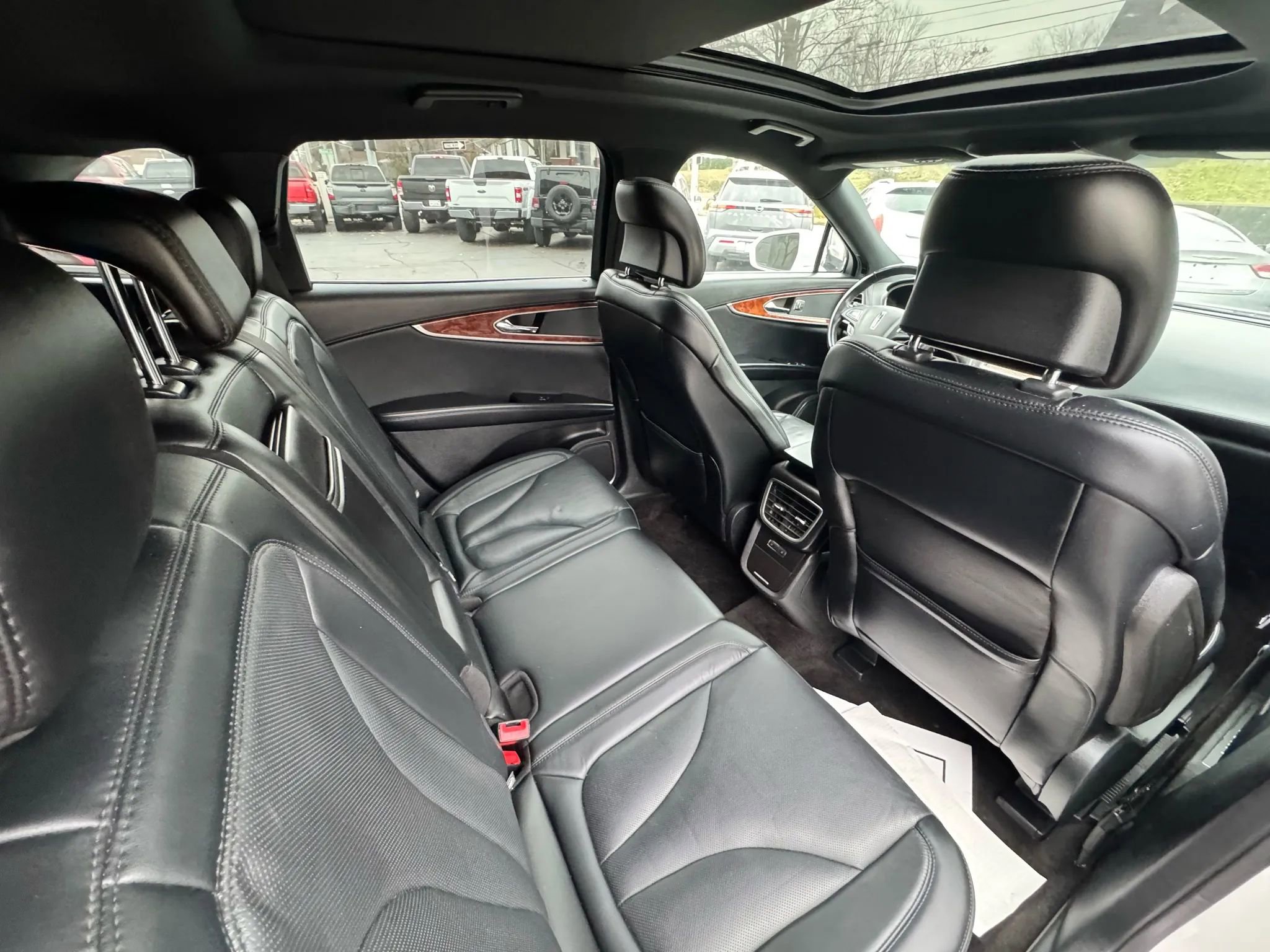 Used 2018 Lincoln MKX Reserve w/ Lincoln MKX Climate Package image 23