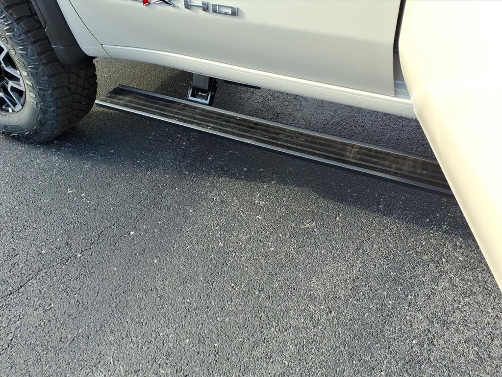 New 2026 GMC Sierra 2500 AT4X image 9