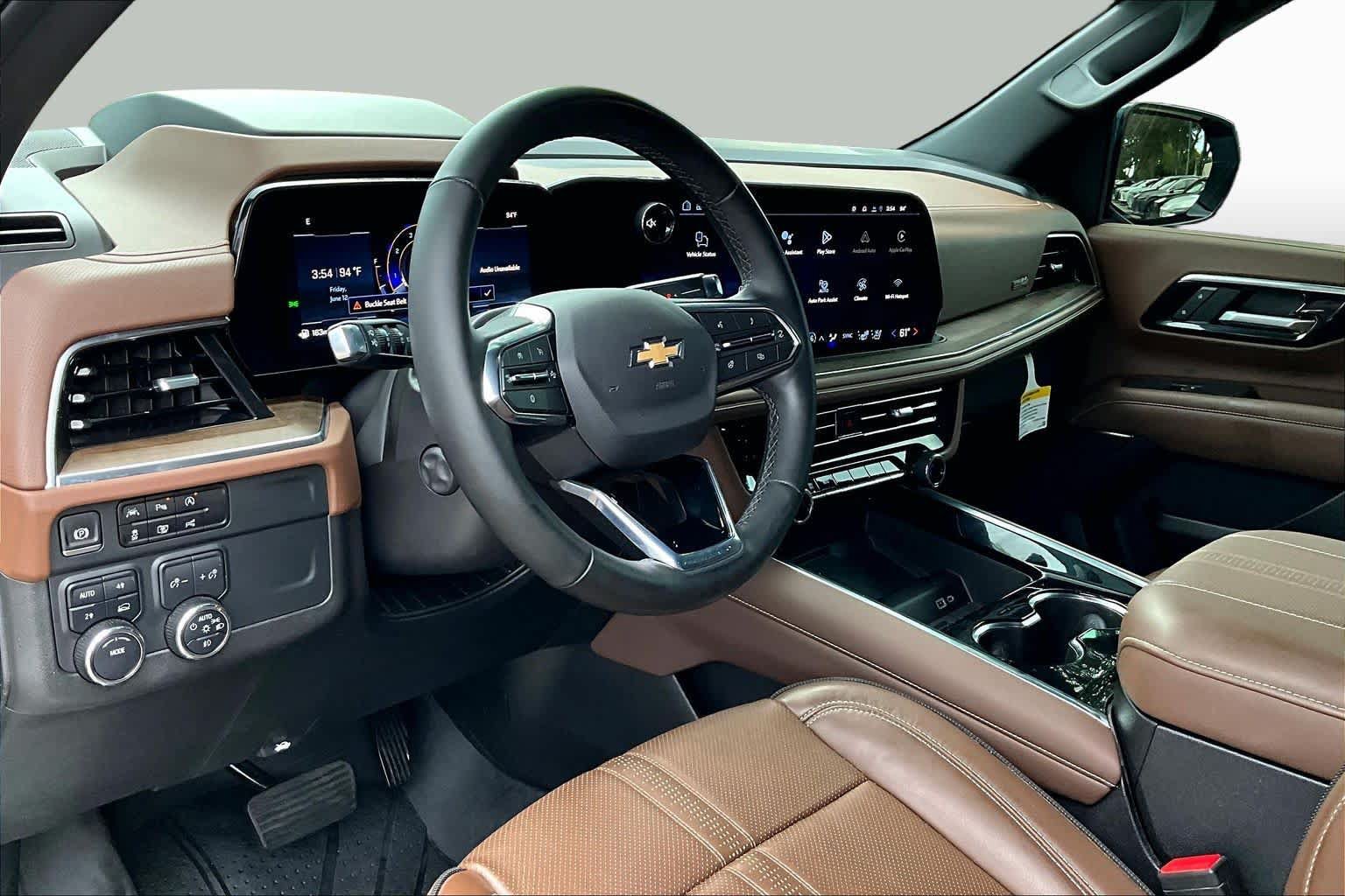 Used 2025 Chevrolet Tahoe High Country AWD/4WD image 18