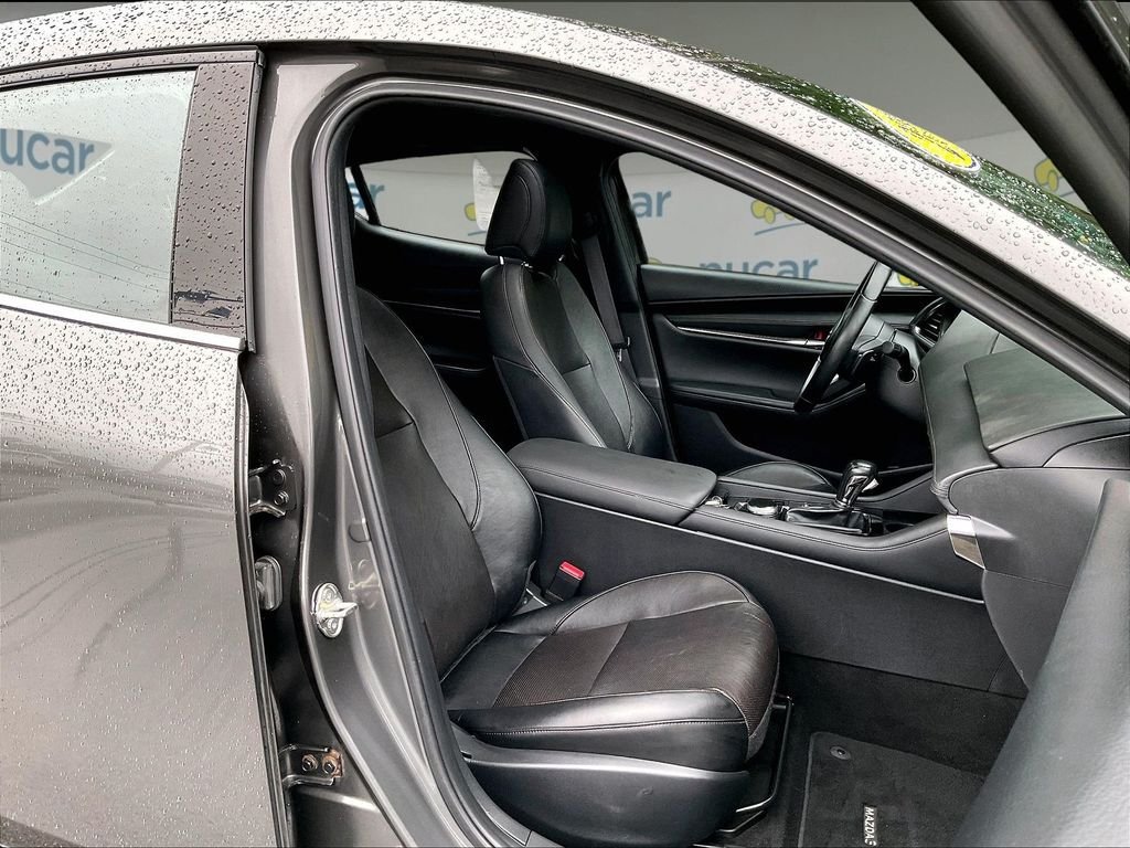 Used 2019 MAZDA MAZDA3 Hatchback w/ Premium Package FWD image 11