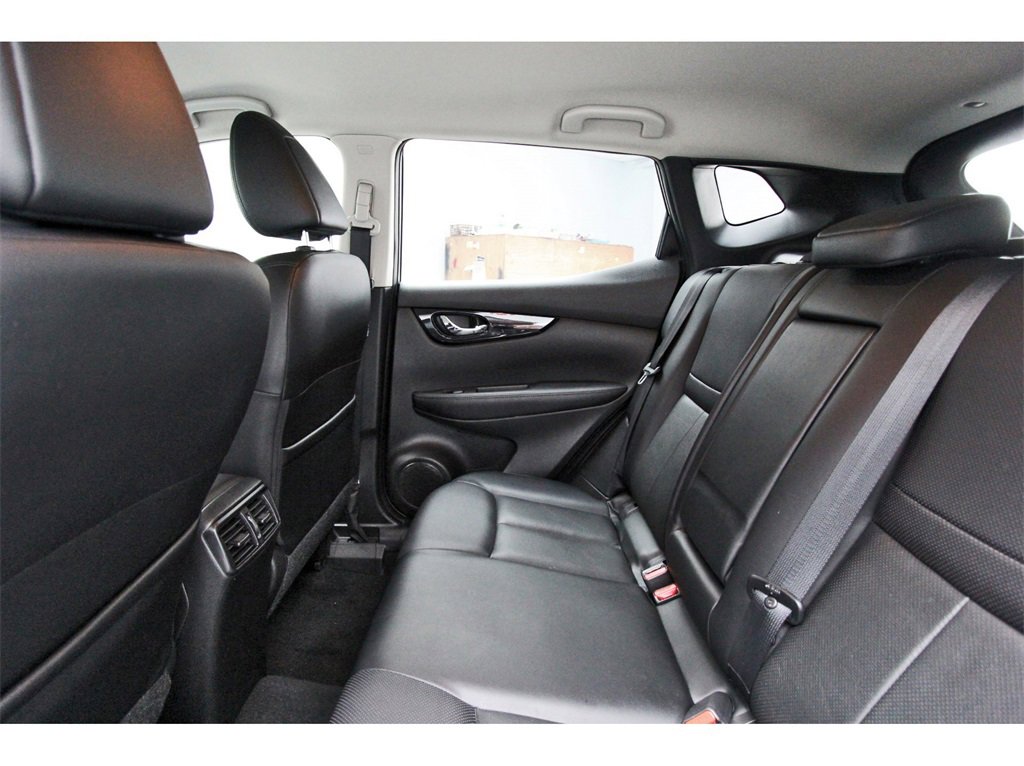 Certified 2022 Nissan Rogue Sport SL image 10