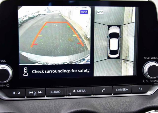 Used 2025 Nissan Sentra SR w/ SR Premium Package image 21