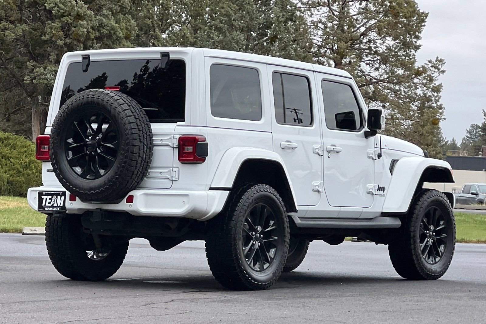 Used 2022 Jeep Wrangler Unlimited Sahara image 4