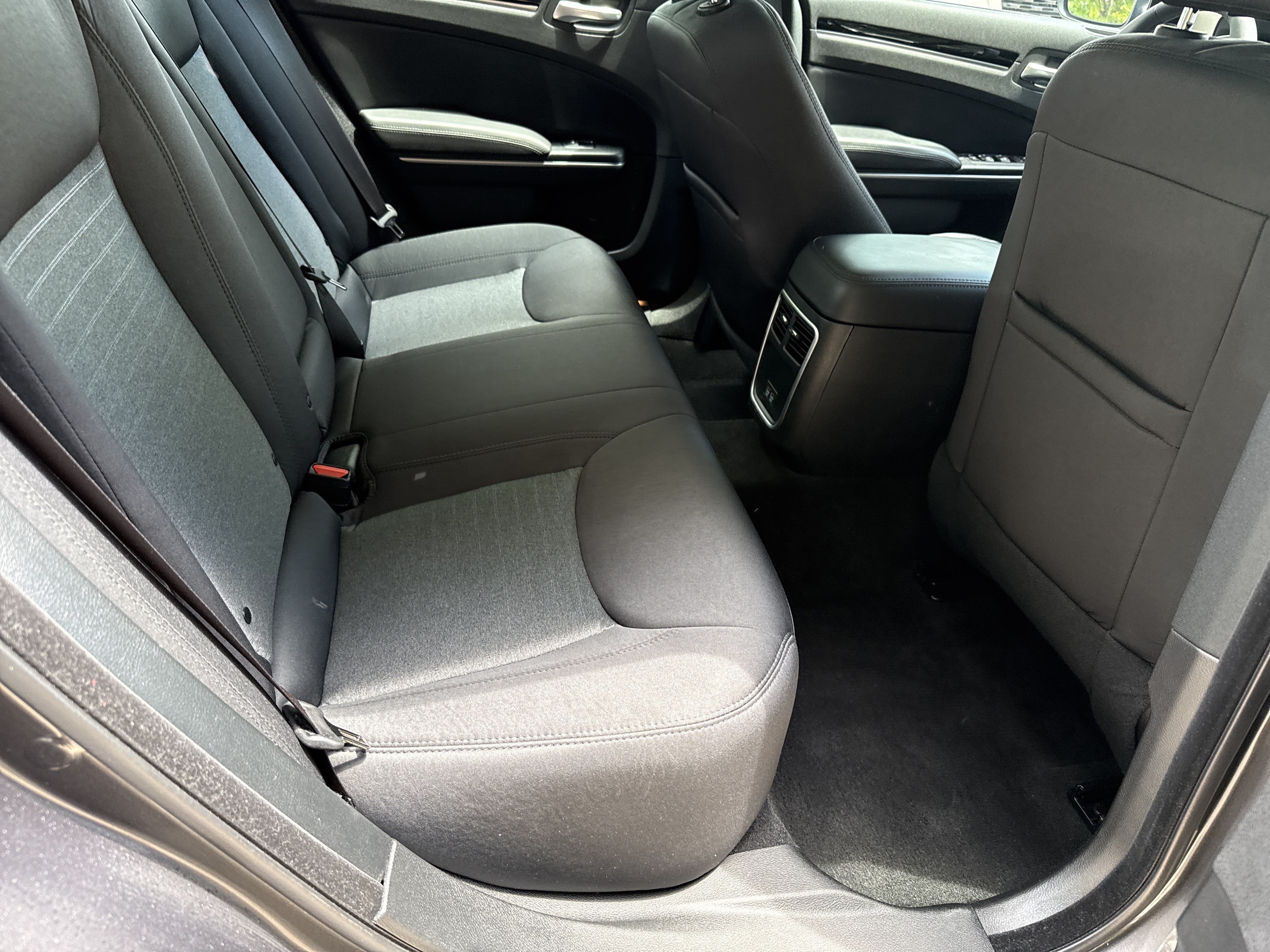 Used 2023 Chrysler 300 Touring w/ Sport Appearance Package RWD image 15