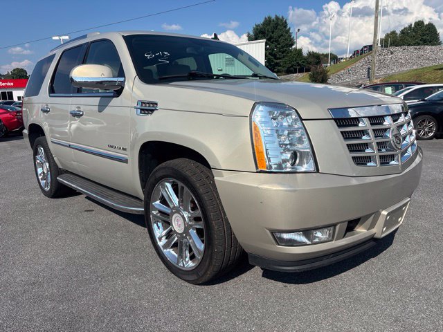 Used 2012 Cadillac Escalade Luxury AWD/4WD image 2